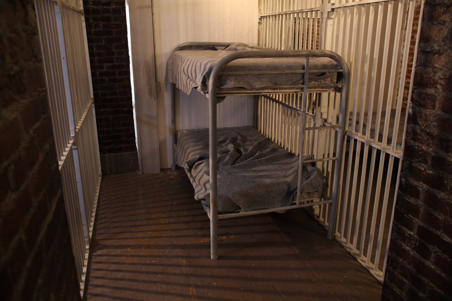 Lesbian Lockup Inmates Grind Each Other To Orgasm After Stripping Photos