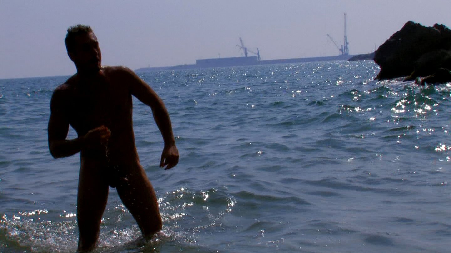 With The Waves Crashing About Her Isabelle Solis Has Anal On The Beach Photos