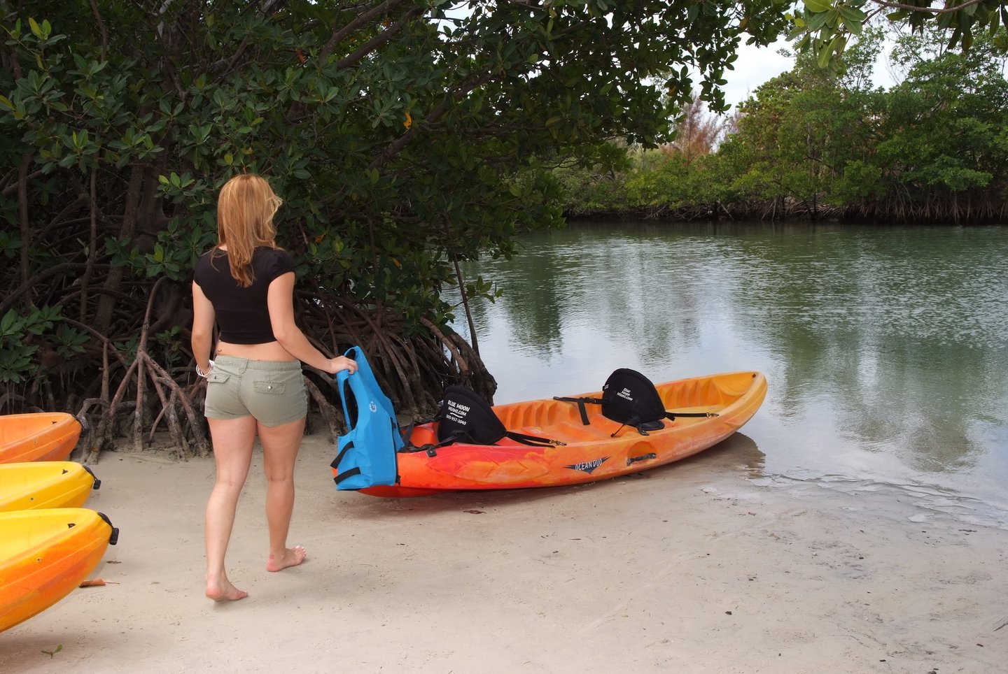 Kira Lynn Is Here With An Ass Delivery Photos