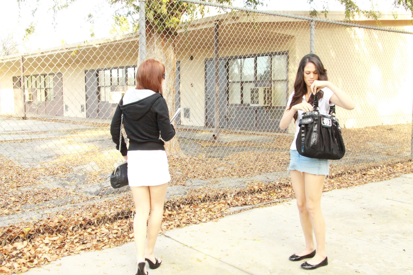 Cheerleaders Eat Pussy Instead Of Practicing Squad Techniques Photos