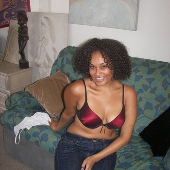 Jessica Joyce Sexy Black Girl Deepthroats Fucks Boyfriend Cum On Her Tits Photos