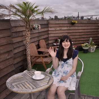 Cute Asian brunette Aki Tajima after tea in a cafe went home to the waiter for a fuck