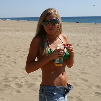 Blonde Girl Taking It in the Pussy