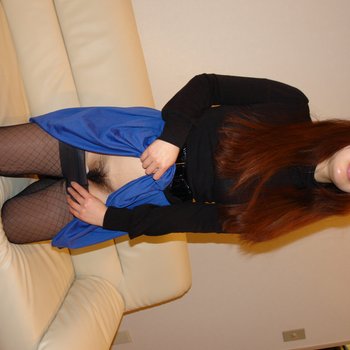 Having met his old friend, the guy played with her pussy with a vibrator and then fucked hard — 2
